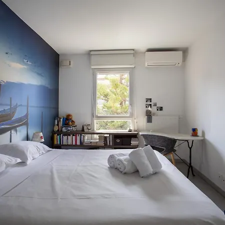 Air-conditioned Near Liberation District Appartement Nice