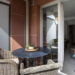 Air-conditioned Near Liberation District *