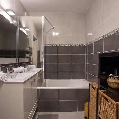 Air-conditioned Near Liberation District