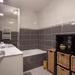 Air-conditioned Near Liberation District Apartament